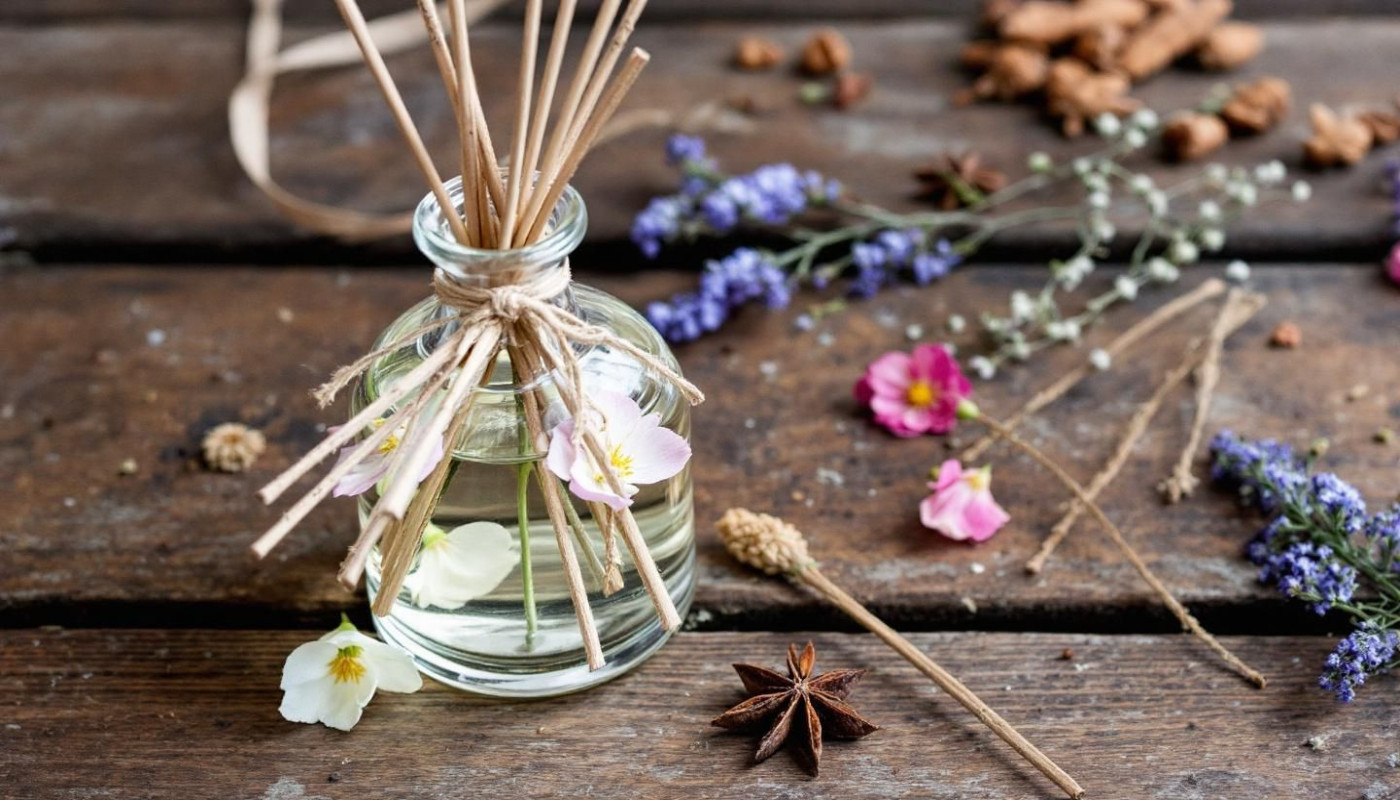 Exploration des parfums orientaux et floraux à travers une fragrance iconique